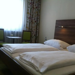 Hotel Hauser an der Universität 3* Стандартный номер с двуспальной кроватью