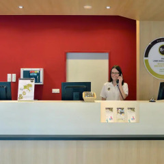 B & B Hotel Prague City интерьер отеля