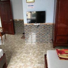Отель Viet Hoang Guest House Стандартный номер с двуспальной кроватью