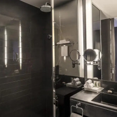 Отель Holiday Inn Bangkok Sukhumvit 4* Номер Делюкс