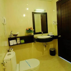Hotel De Charme Saigon 3* Улучшенный номер с различными типами кроватей фото 4