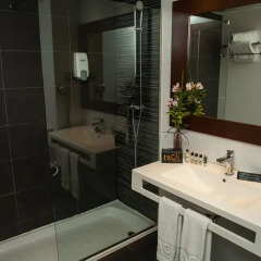 Hotel Tach Madrid Airport 4* Номер Комфорт с различными типами кроватей фото 7