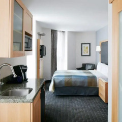 Отель Club Quarters World Trade Center 4* Улучшенный номер с двуспальной кроватью