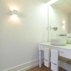 Отель Feels Like Home Chiado Prime Suites 3* Улучшенный номер с различными типами кроватей фото 9