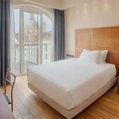 Отель NH Torino Santo Stefano 4* Стандартный номер с различными типами кроватей фото 2