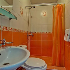 Отель Askar Guesthouse Кыргызстан, Каракол - отзывы, цены и фото номеров - забронировать отель Askar Guesthouse онлайн ванная