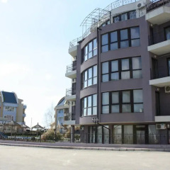 Апартаменты Apartments Garkovi in Laguna Beach Равда парковка