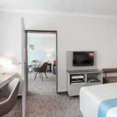 Отель Crowne Plaza Berlin City Centre 4* Стандартный семейный номер с разными типами кроватей