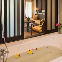 Отель Deevana Patong Resort & Spa 4* Улучшенный номер с двуспальной кроватью фото 7