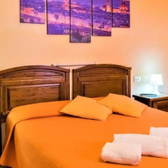 Hotel Hermes 2* Номер с общей ванной комнатой с различными типами кроватей (общая ванная комната) фото 2