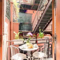 Апартаменты Elegant Apartment Behind The Colosseum Рим балкон