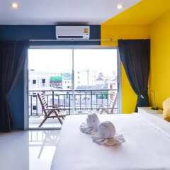Отель Two Color Patong Номер Делюкс с двуспальной кроватью фото 14