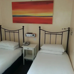 Manor Hotel 2* Стандартный номер с 2 отдельными кроватями фото 2