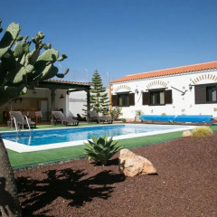 Отель Villa Mary Тискаманита бассейн