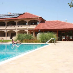 Hotel Mellow бассейн