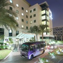Отель Premier Inn Dubai Investment Park городской автобус