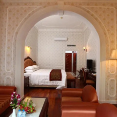 Hotel Continental Saigon 4* Улучшенный номер с различными типами кроватей фото 3