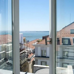Отель Portuguese Living Chiado One Лиссабон балкон