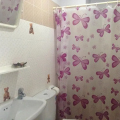 Отель Family Home Guesthouse Стандартный номер с различными типами кроватей фото 4