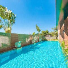 Апартаменты Karon Chic Studio бассейн фото 2