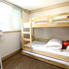 Отель Philstay Itaewon 2* Стандартный номер с 2 отдельными кроватями фото 7