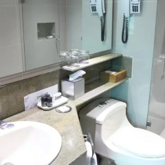 Porton Medellin Hotel 4* Номер категории Эконом с различными типами кроватей