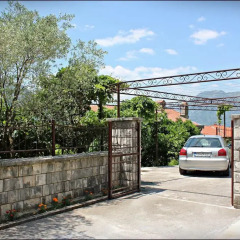 Отель Guest House Tomcuk парковка