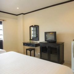 Отель Golden Tulip Essential Pattaya 4* Улучшенный номер с различными типами кроватей фото 18