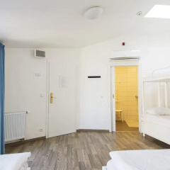 Отель Equity Point Prague Кровать в общем номере с двухъярусной кроватью фото 28
