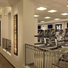 Отель The Capital Hilton фитнесс-зал