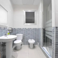 Отель Guesthouse Barcelona Gotic Барселона ванная