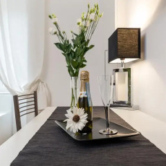 Отель Rione Monti Suites Стандартный номер с двуспальной кроватью фото 9