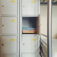 Borscht Hostel Kiev сейф в номере