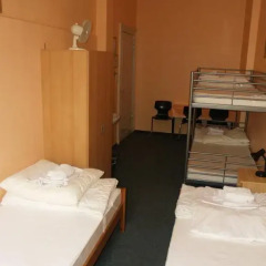 Happy Go Lucky Hotel + Hostel Стандартный номер фото 9