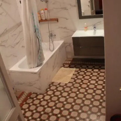 Отель B&B Comfort Стандартный семейный номер с двуспальной кроватью (общая ванная комната) фото 7