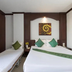 Отель Patong Buri 3* Стандартный номер с различными типами кроватей фото 11
