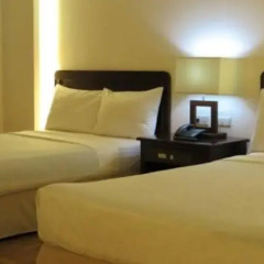 Century Plaza Hotel 2* Стандартный номер с различными типами кроватей фото 8