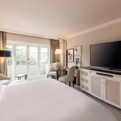 Отель Four Seasons Los Angeles at Beverly Hills 5* Номер Premier с различными типами кроватей фото 4