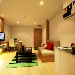 Отель Thonglor Suites Бангкок комната для гостей фото 2