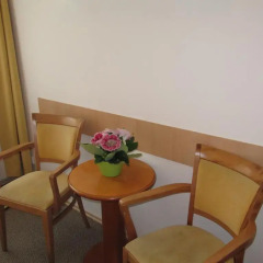 Hotel Jana / Pension Domov Mladeze Стандартный номер с различными типами кроватей (общая ванная комната) фото 10