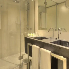 Отель NH Collection Porto Batalha 4* Улучшенный номер с различными типами кроватей фото 9