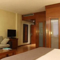 Отель Aparthotel Mariano Cubi Barcelona 4* Улучшенный номер с различными типами кроватей фото 3