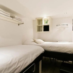 Отель Chariot Amsterdam Apartment Нидерланды, Амстердам - отзывы, цены и фото номеров - забронировать отель Chariot Amsterdam Apartment онлайн комната для гостей фото 2