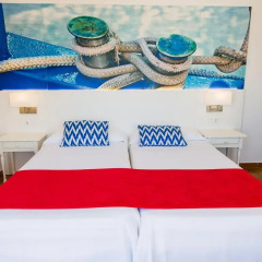Отель Hostal Cala Ratjada комната для гостей