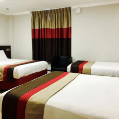 Royal Cambridge Hotel 3* Стандартный семейный номер с двуспальной кроватью фото 5