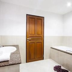 Апартаменты Pratumnak Hill Apartment 2 Bedroom Паттайя ванная