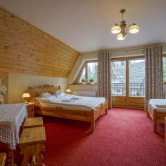 Отель Pensjonat Zakopianski Dwór 3* Стандартный семейный номер с двуспальной кроватью фото 3