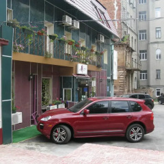 Yellow Unlimited Hotel 4 парковка