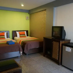 Отель Banglumpoo Place 3* Номер Делюкс с различными типами кроватей