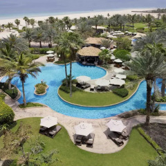 Отель The Ritz-Carlton, Dubai Стандартный номер с различными типами кроватей